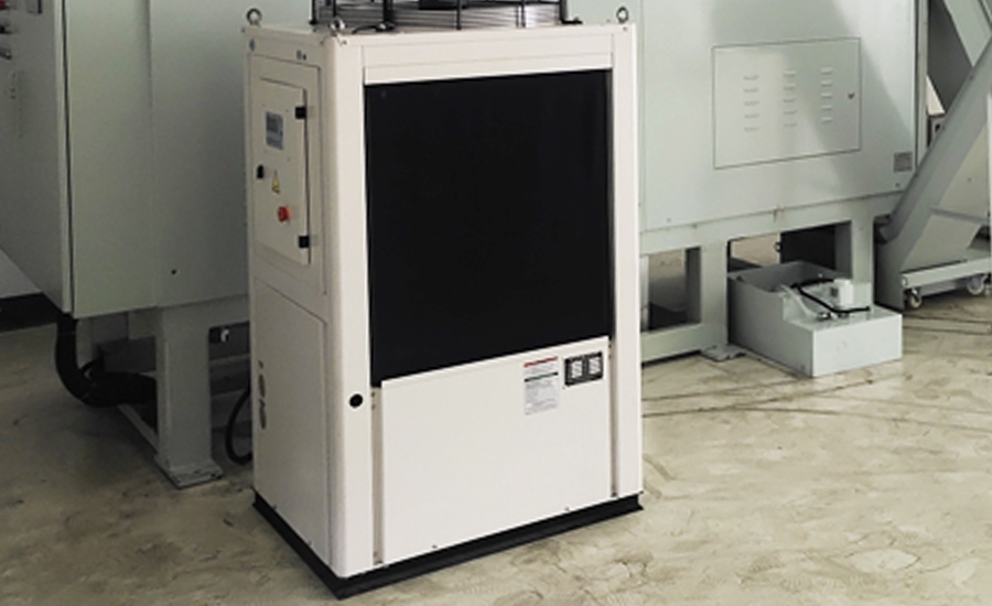 Industrial Cooling System – 24/7 Stability Sistema de refrigeración industrial: estabilidad 24 horas al día, 7 días a la semana