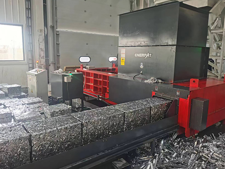 scrap-metal-compactor compactador de chatarra