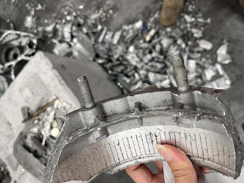 Reciclaje de aluminio fundido