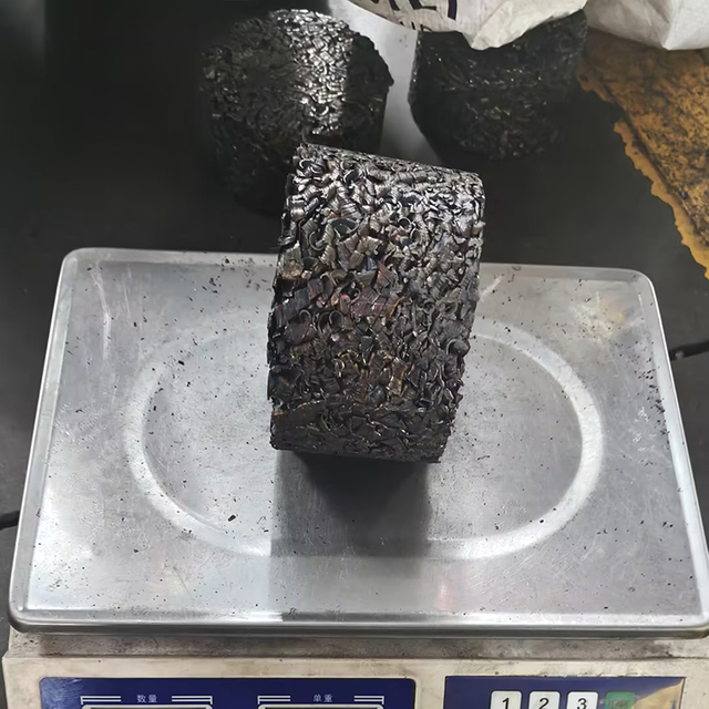 Máquina briquetadora de metales