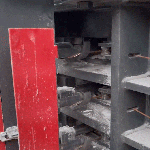 Atado automático y expulsión de pacas