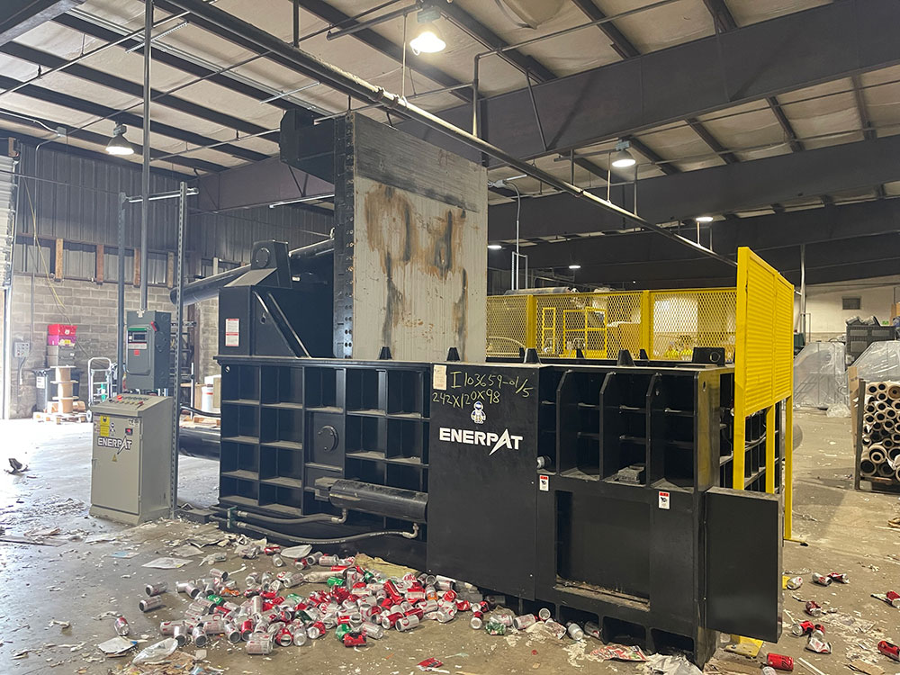 Empacadora de chatarra ENERPAT instalada