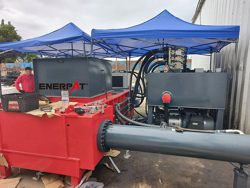 M&aacute;quina prensadora de balas para chatarra de metal ENERPAT AMB-H1510-160