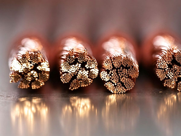 Cable de cobre de alimentaci&oacute;n multin&uacute;cleo