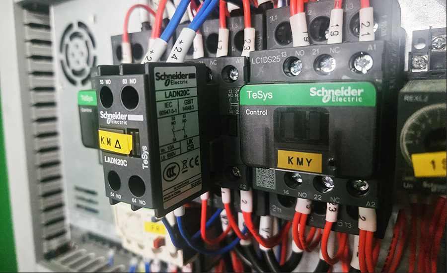 Sistema de control eléctrico Schneider inteligente y confiable