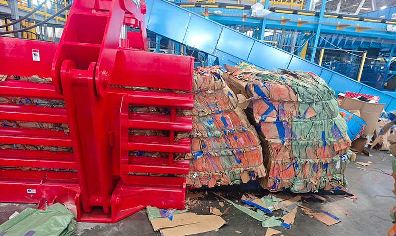 Se vende compactador de carton