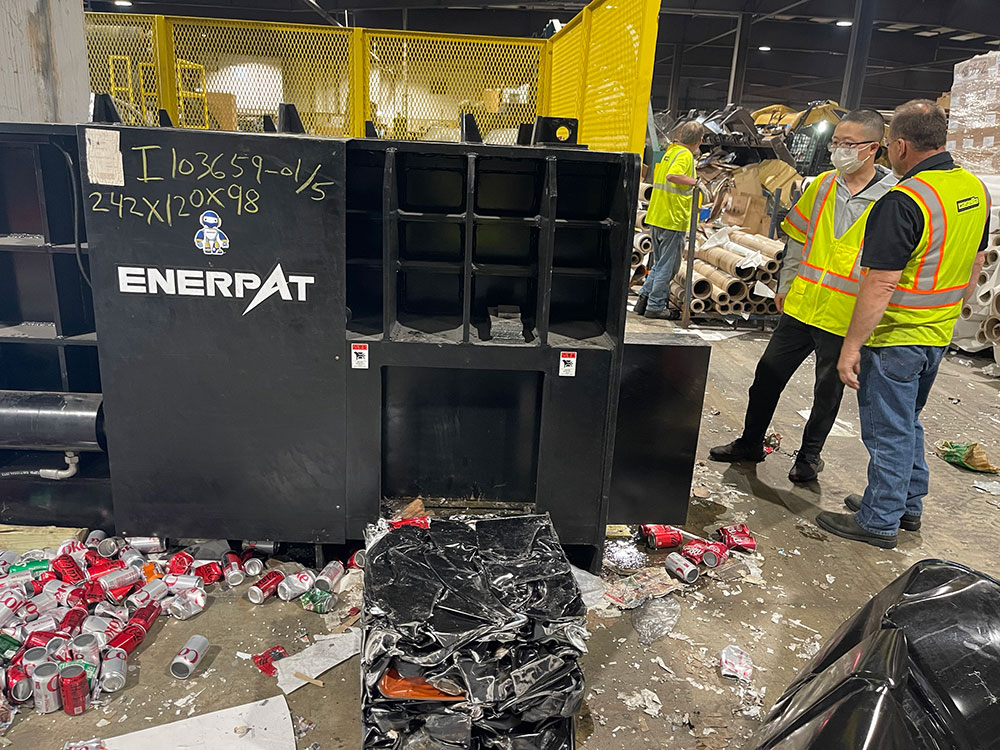 Empacadora de chatarra ENERPAT instalada