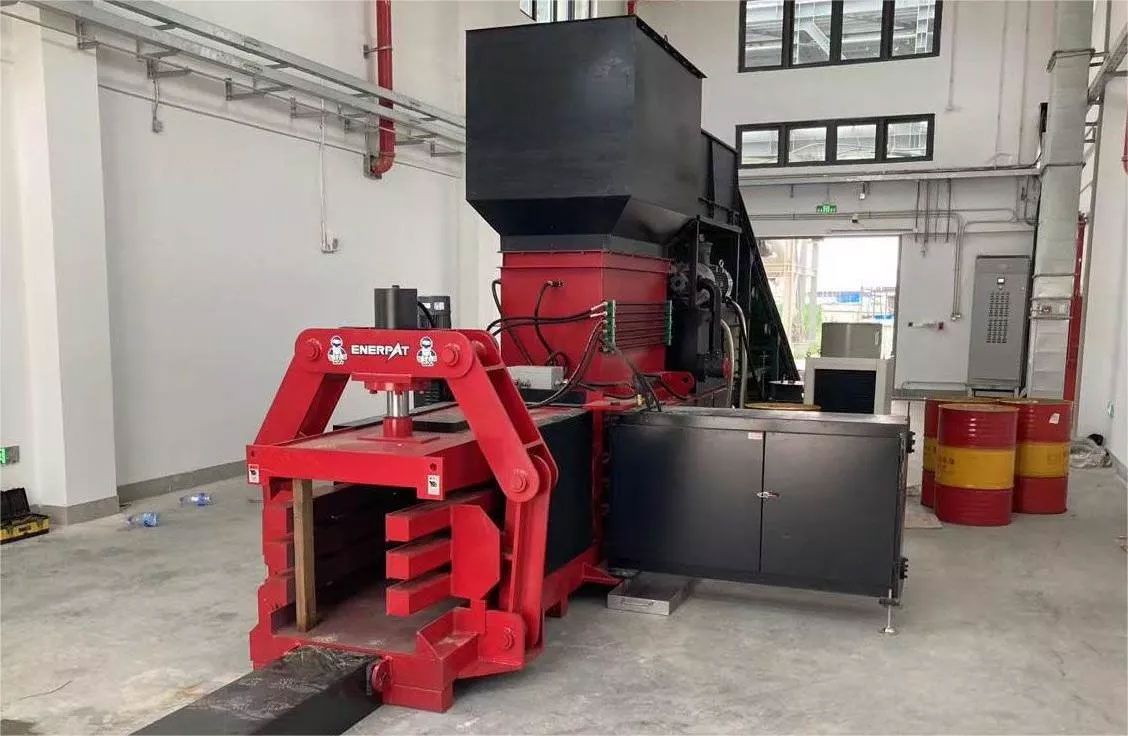 Auto-Tie-Horizontal-Baler-5