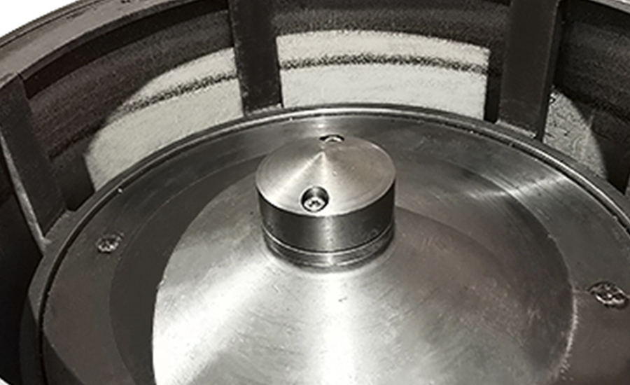 Placa de descarga accionada hidráulicamente